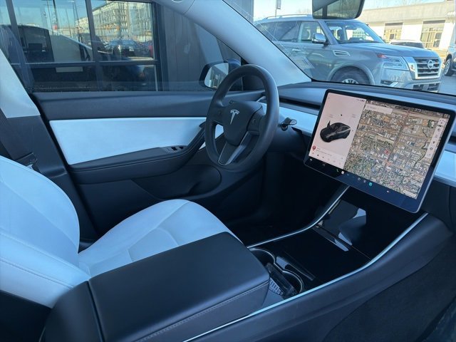 Used 2020 Tesla Model Y Long Range image 13