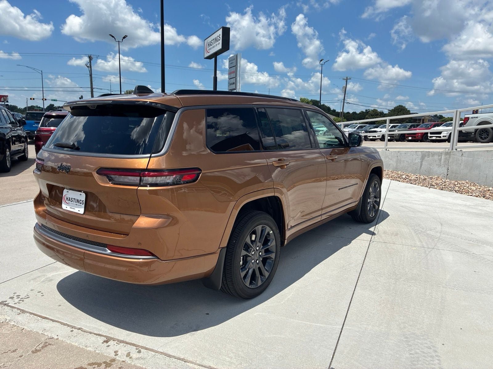New 2026 Jeep Grand Cherokee L Limited AWD/4WD image 7