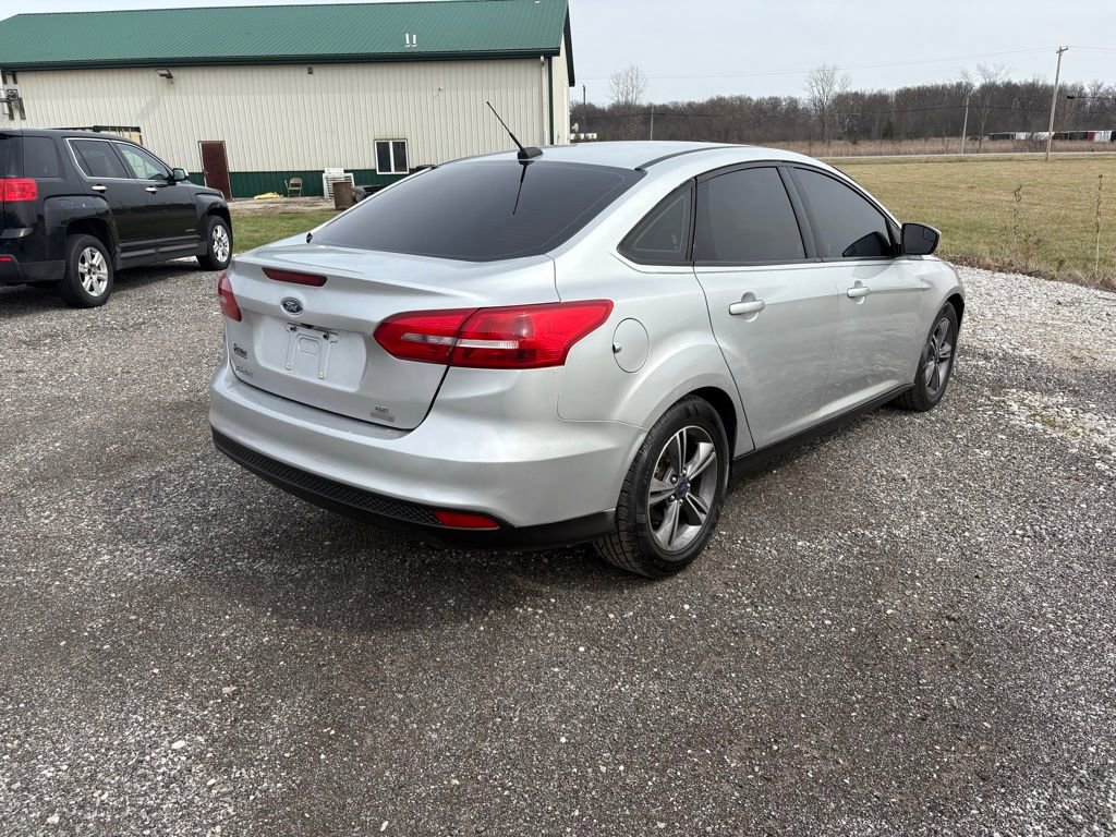 Used 2018 Ford Focus SE w/ SE Appearance Package image 3