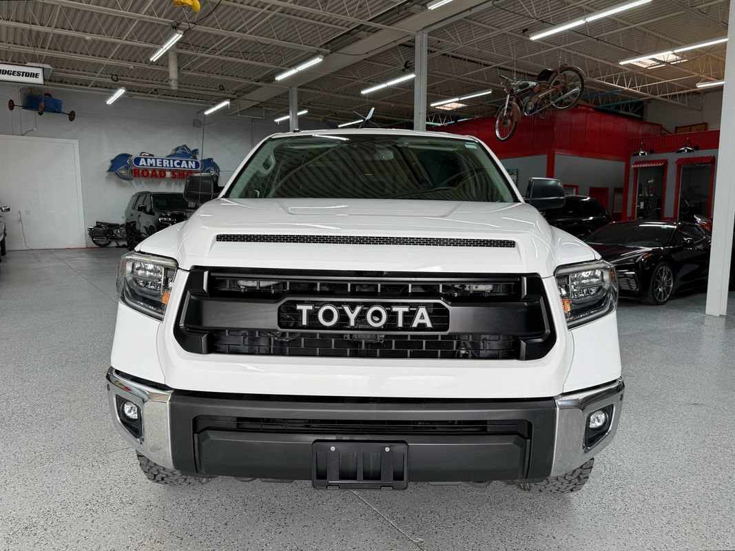 Used 2018 Toyota Tundra SR5 AWD/4WD image 8