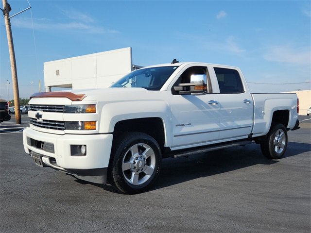 Used 2019 Chevrolet Silverado 2500 LT w/ Custom Sport Edition image 7