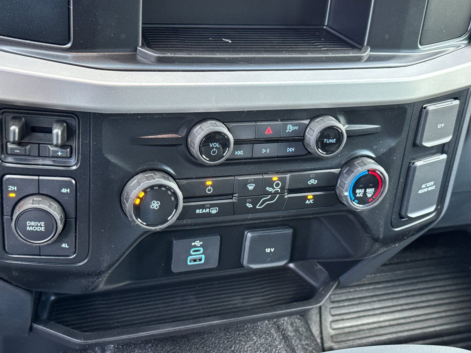 New 2025 Ford F550 4x4 SuperCab Super Duty image 20