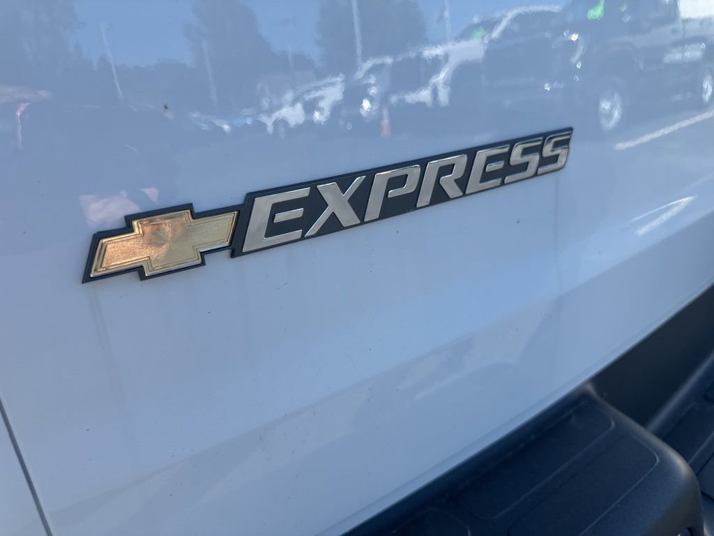 New 2025 Chevrolet Express 2500 Work Van w/ Driver Convenience Package image 19