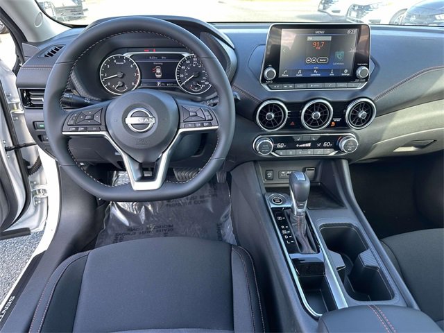 New 2025 Nissan Sentra SR w/ Midnight Edition image 17