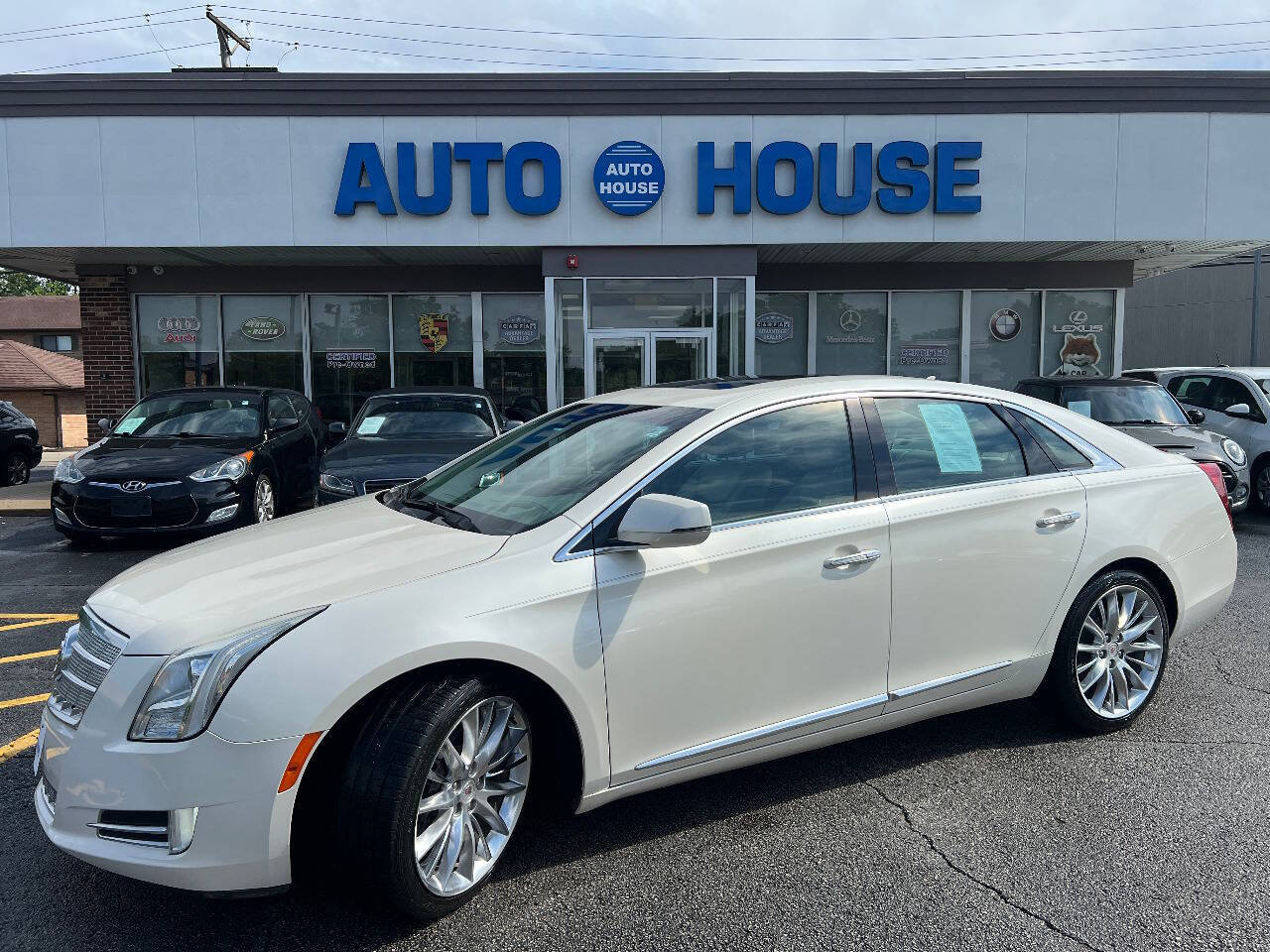 Used 2013 Cadillac XTS Platinum AWD/4WD image 8