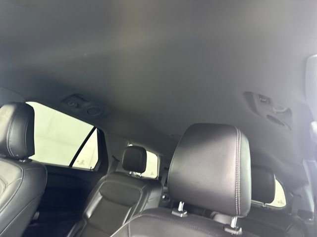 Used 2022 Ford Explorer XLT w/ Equipment Group 202A image 12