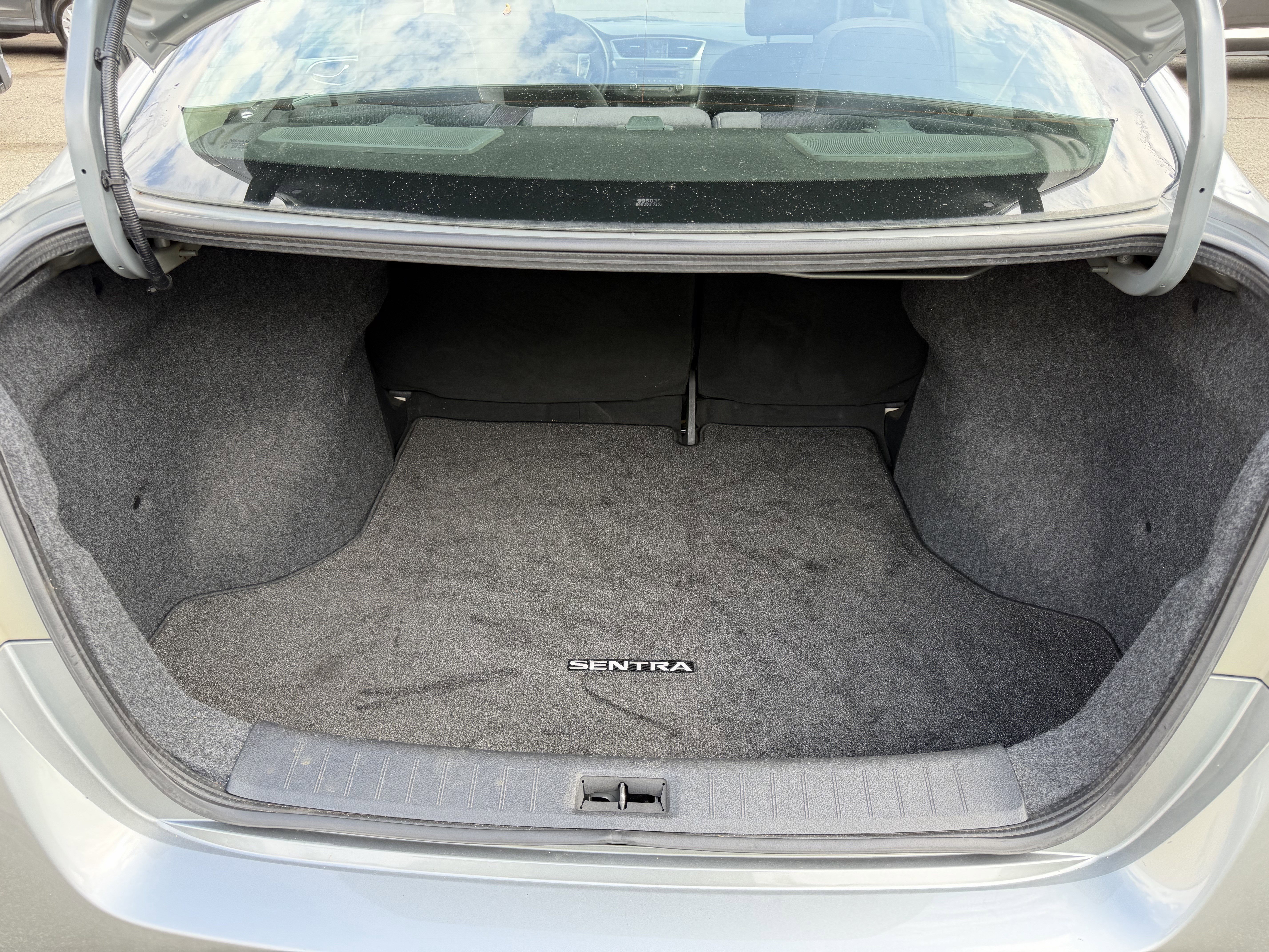 Used 2013 Nissan Sentra SR FWD image 30