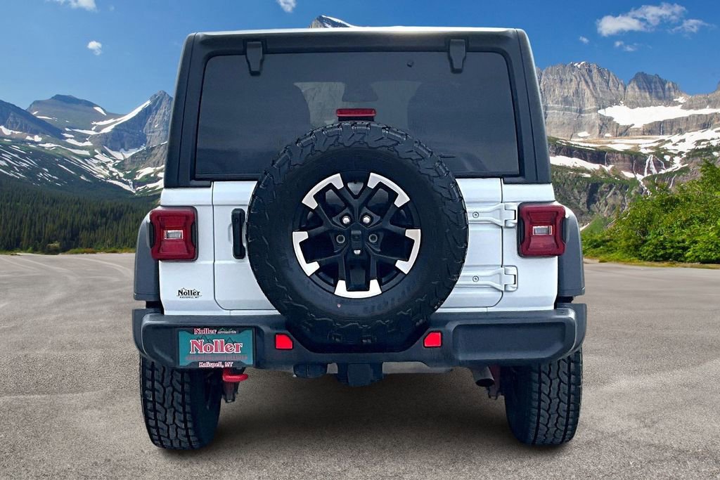 Used 2025 Jeep Wrangler Unlimited Rubicon AWD/4WD image 4