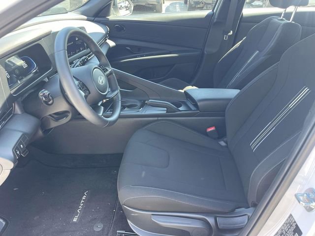 Certified 2025 Hyundai Elantra Sport image 12