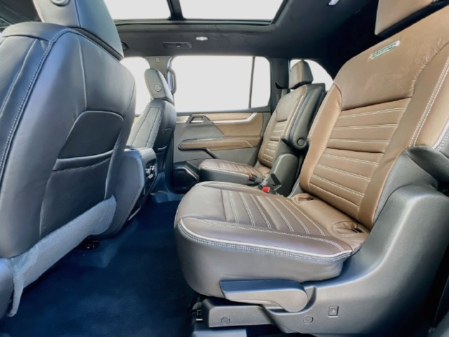 New 2027 GMC Acadia Denali Ultimate FWD image 17