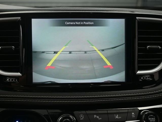 Used 2025 Chrysler Pacifica Limited image 19