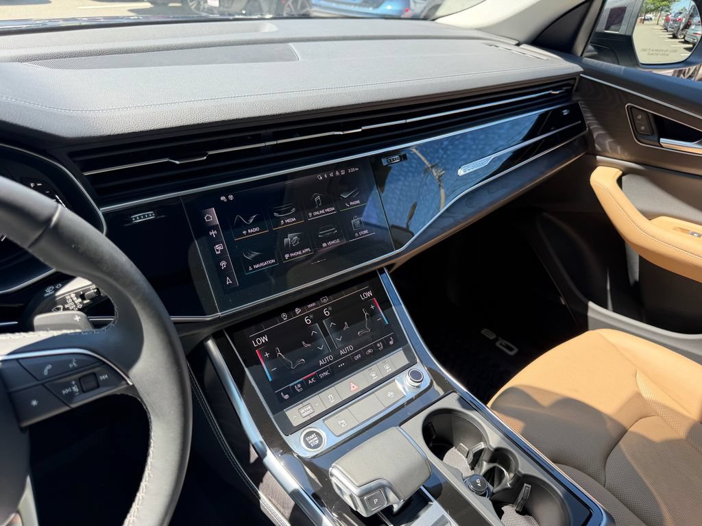 Used 2025 Audi Q8 Premium Plus w/ Premium Plus Package AWD/4WD image 16