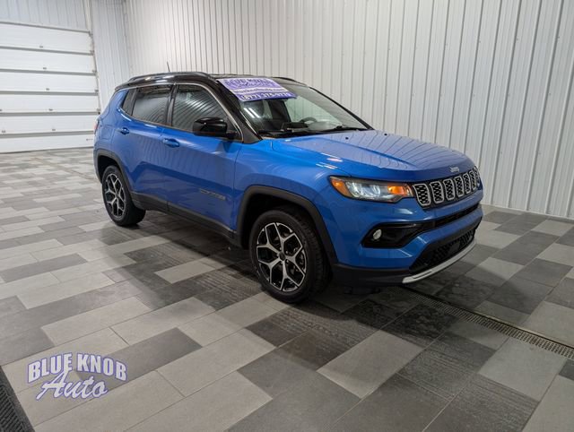 Used 2025 Jeep Compass Limited AWD/4WD image 5