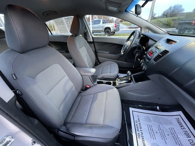 Used 2017 Kia Forte LX image 32