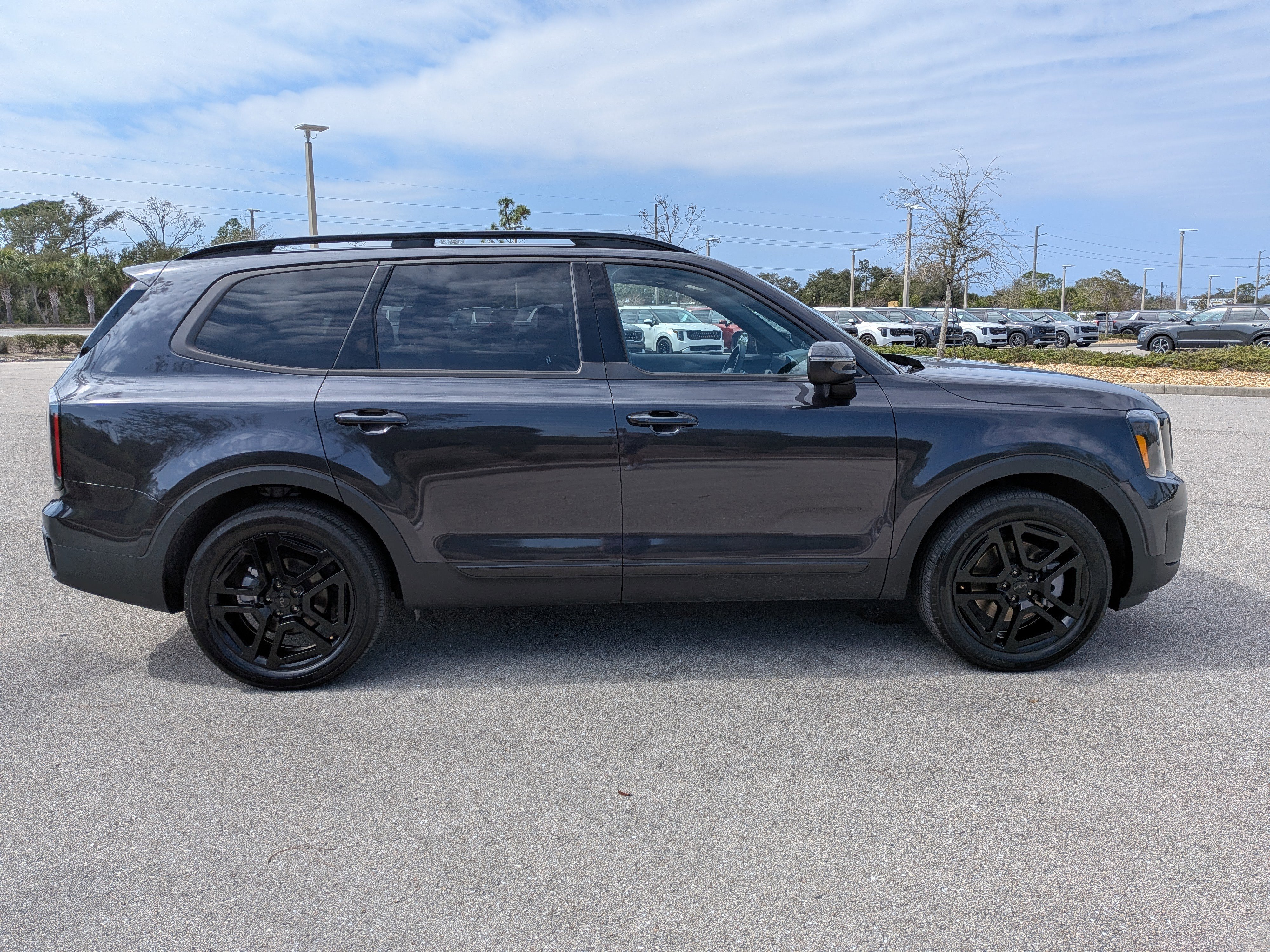 Used 2025 Kia Telluride EX X-Line image 4