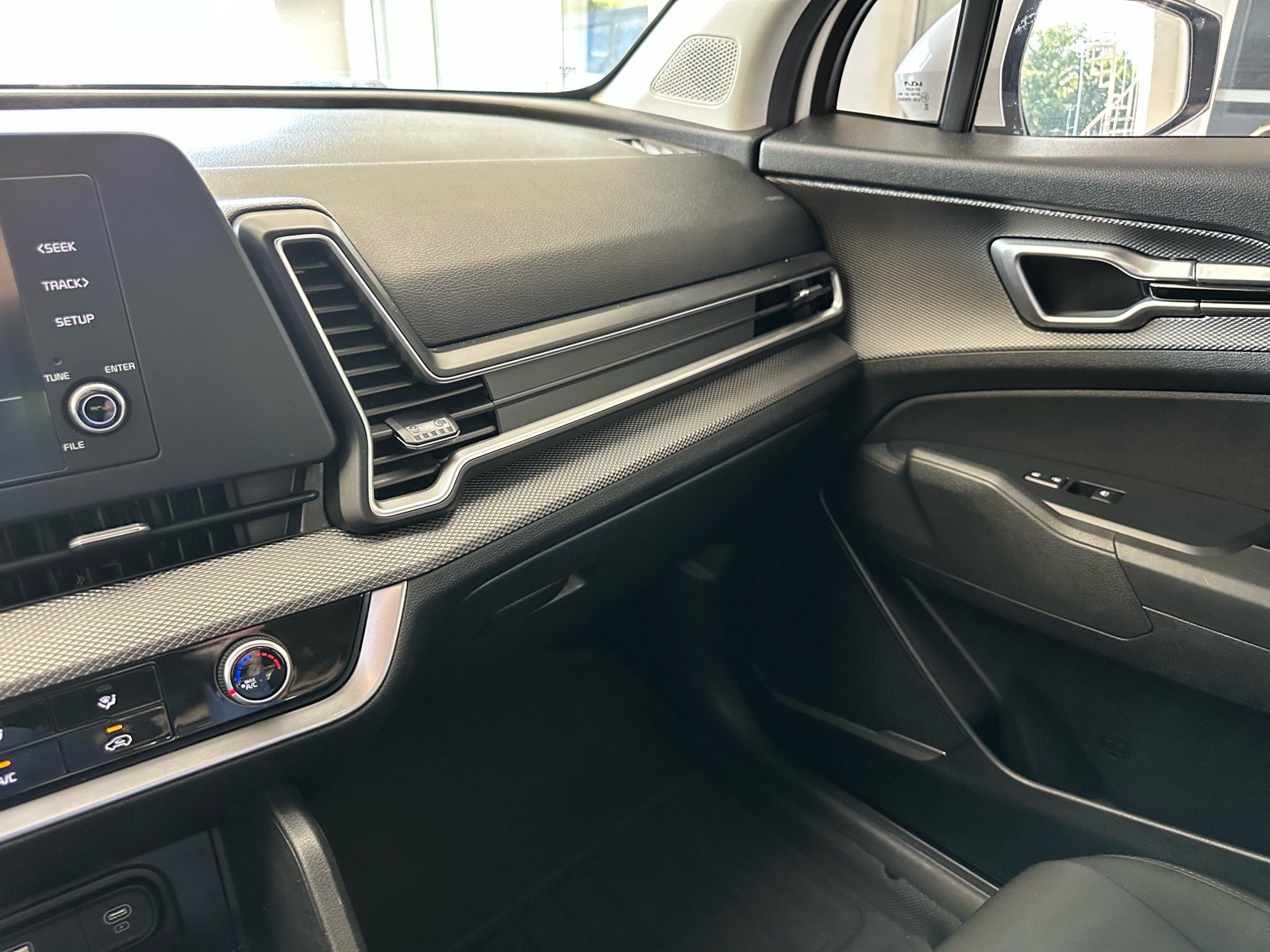 Used 2023 Kia Sportage LX FWD image 30
