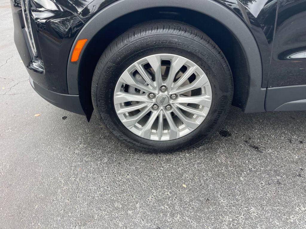 Used 2024 Cadillac XT4 Luxury w/ Cold Weather Package AWD/4WD image 10