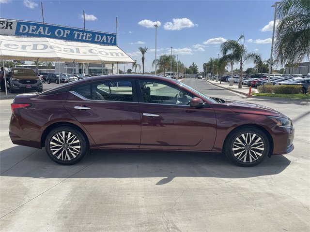 Used 2023 Nissan Altima 2.5 SV image 9