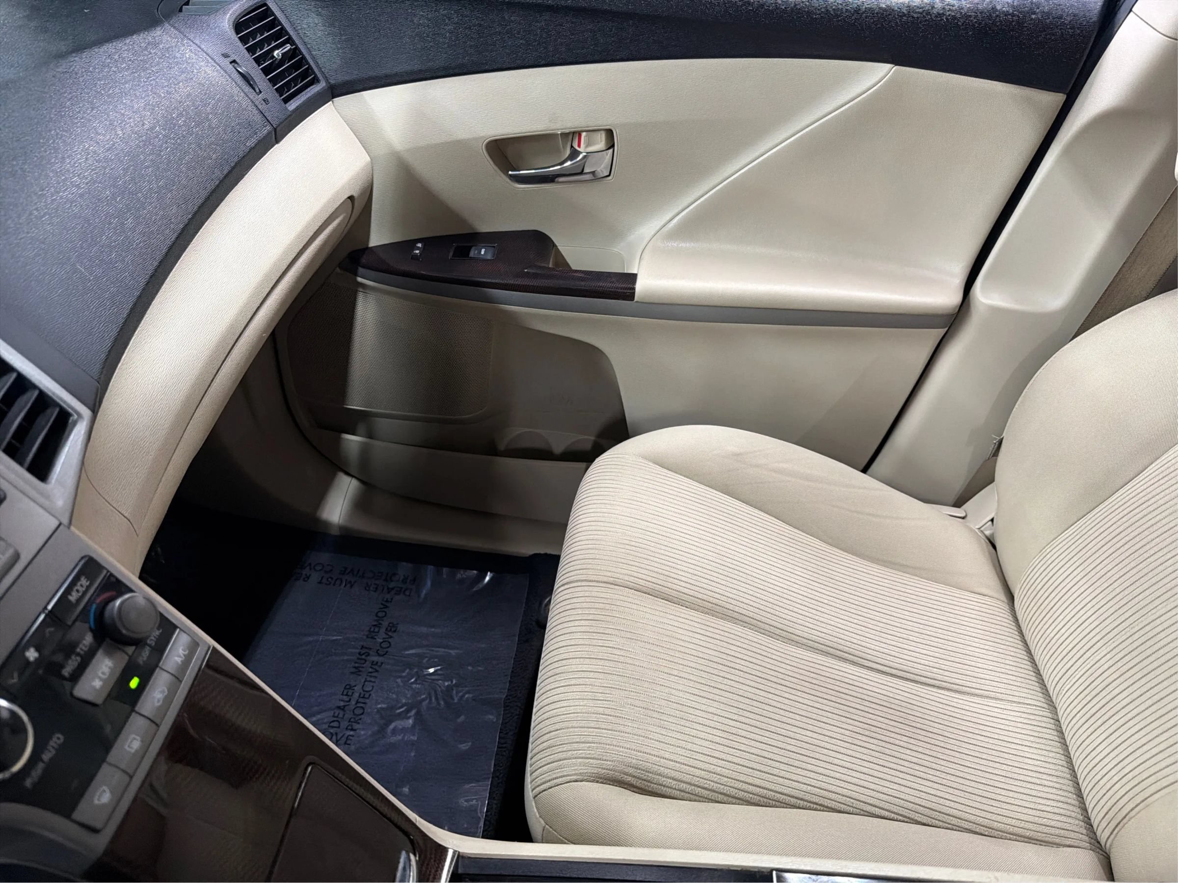 Used 2011 Toyota Venza FWD image 31