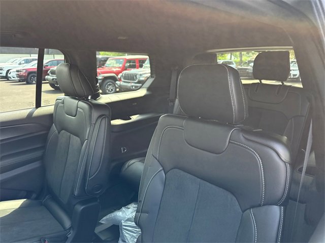 New 2025 Jeep Grand Cherokee L Altitude image 5