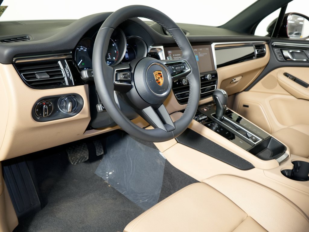 New 2026 Porsche Macan image 4