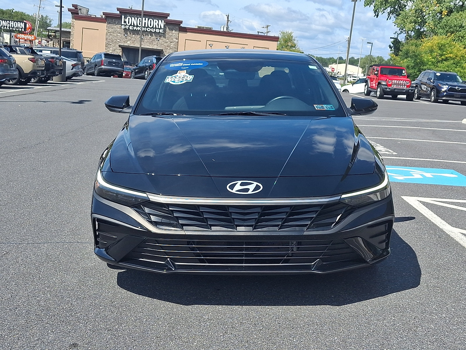 Used 2025 Hyundai Elantra SEL FWD image 2