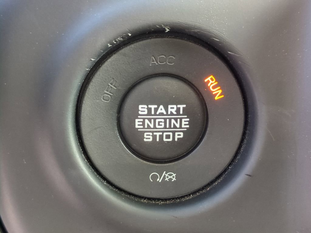 Used 2019 Jeep Wrangler Unlimited Sahara image 31