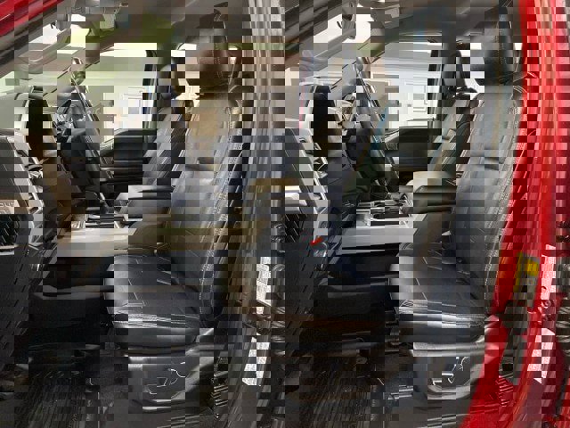 Used 2017 Ford F250 Lariat w/ Chrome Package image 16