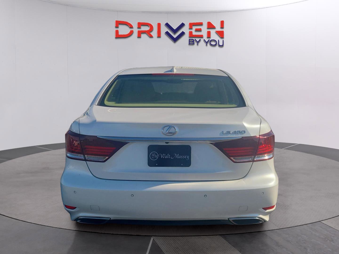 Used 2016 Lexus LS 460 image 3