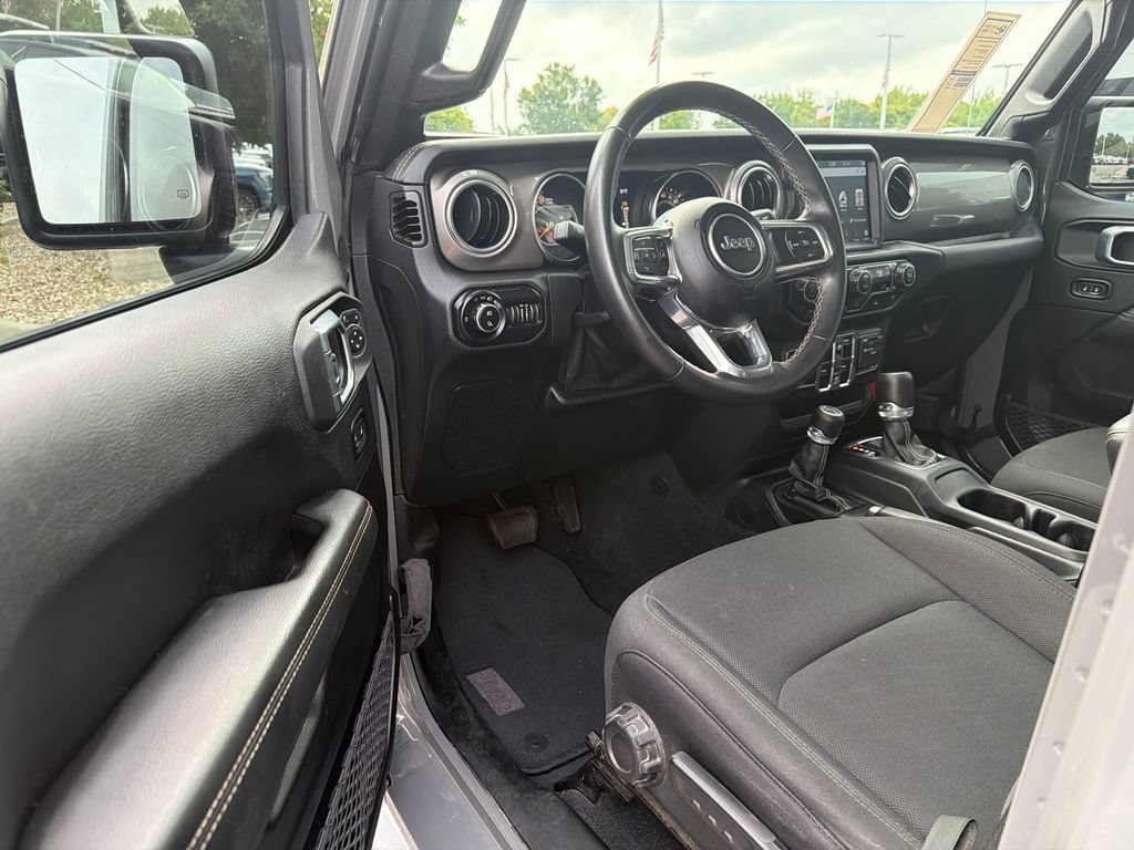 Used 2021 Jeep Gladiator Overland AWD/4WD image 23