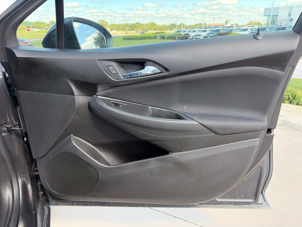 Used 2017 Chevrolet Cruze LT FWD image 22