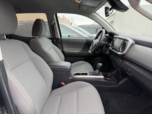 Used 2022 Toyota Tacoma SR5 w/ Technology Package image 30