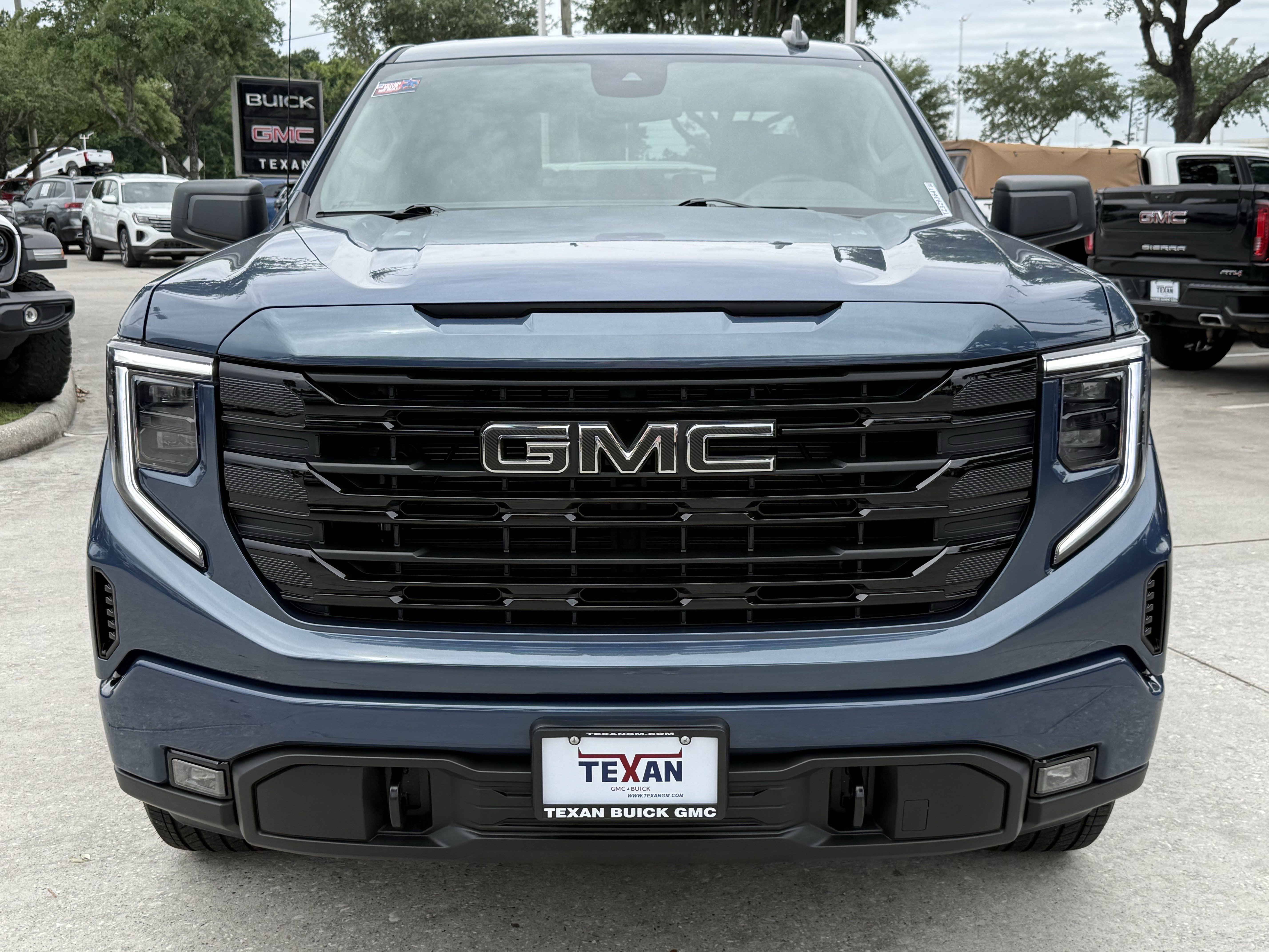 Used 2026 GMC Sierra 1500 Elevation image 10