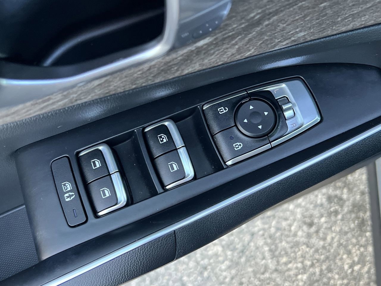 Used 2022 Kia Sorento S w/ Panoramic Sunroof Package image 21