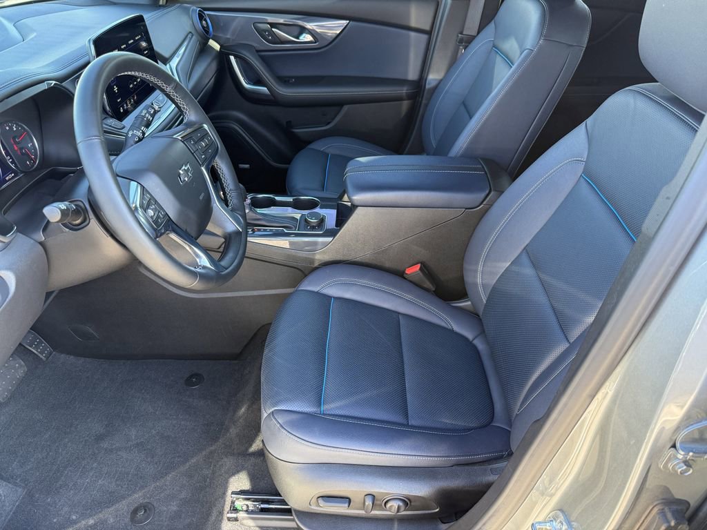 Used 2025 Chevrolet Blazer RS image 10
