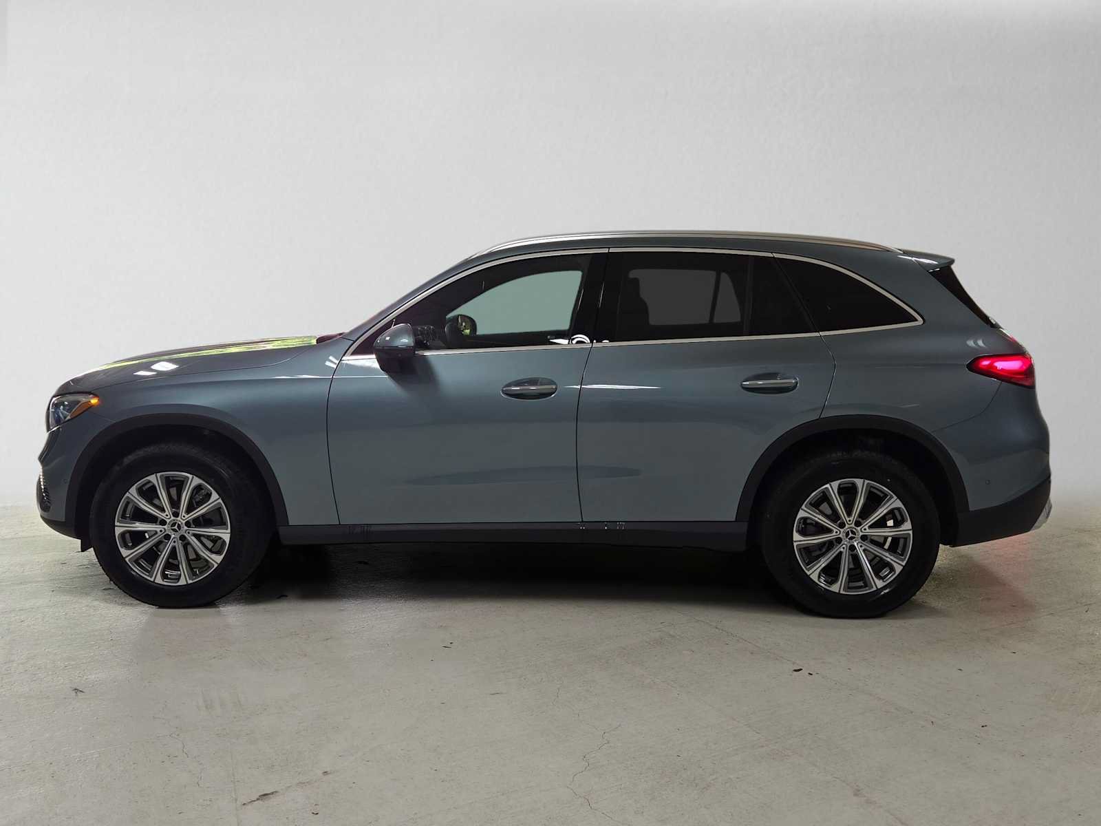 Used 2026 Mercedes-Benz GLC 300 4MATIC image 6