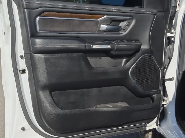 Used 2021 RAM 1500 Laramie AWD/4WD image 6