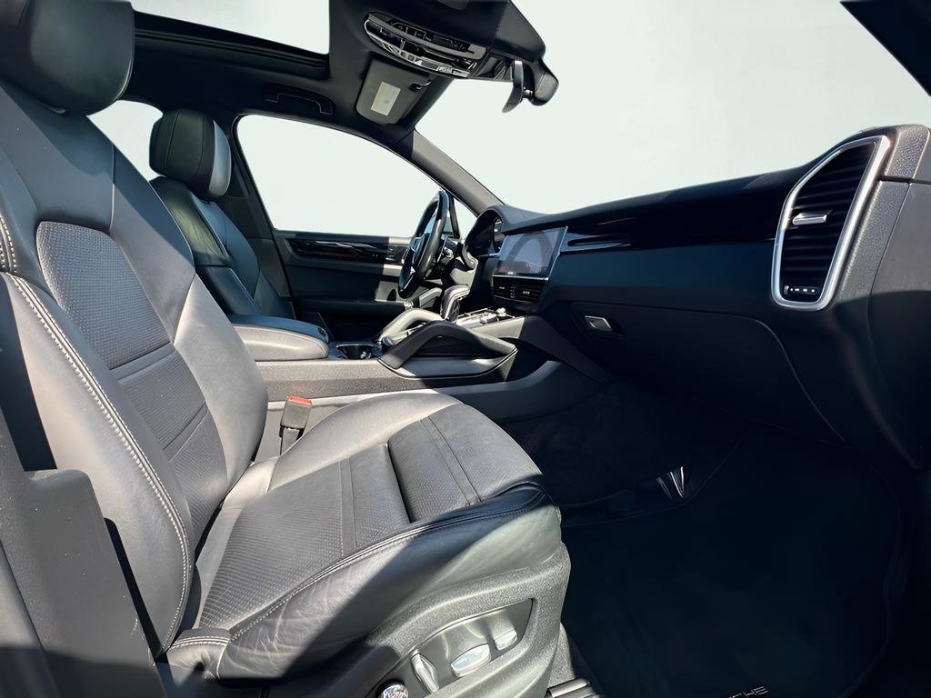 Used 2020 Porsche Cayenne AWD/4WD image 27