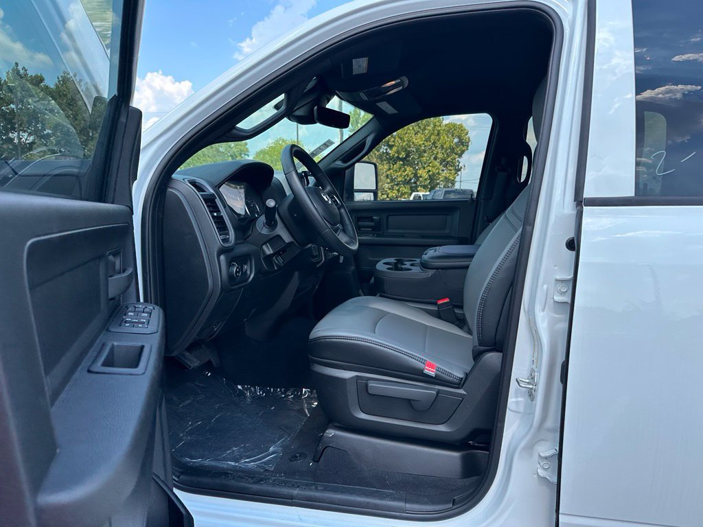 New 2026 RAM 3500 Tradesman AWD/4WD image 10