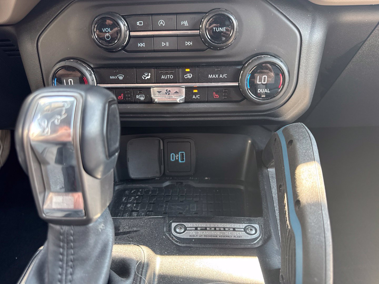 Used 2024 Ford Bronco Wildtrak AWD/4WD image 29