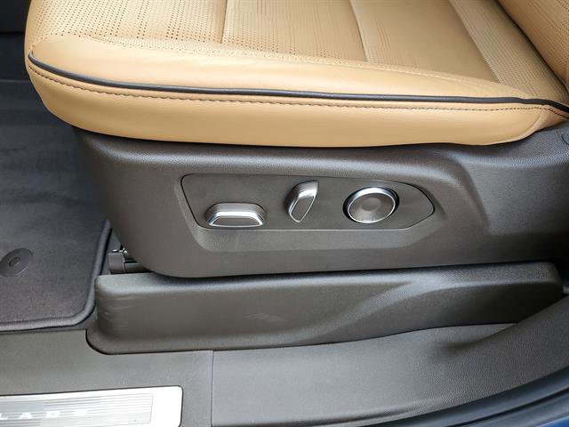 Certified 2025 Cadillac Escalade Premium Luxury image 57