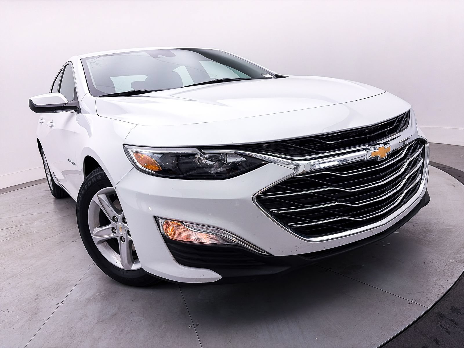 Used 2025 Chevrolet Malibu LS FWD image 6