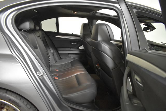 Used 2013 BMW M5 RWD image 36