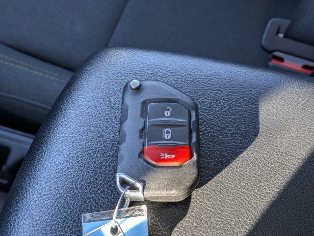 Used 2024 Jeep Wrangler Unlimited AWD/4WD image 27