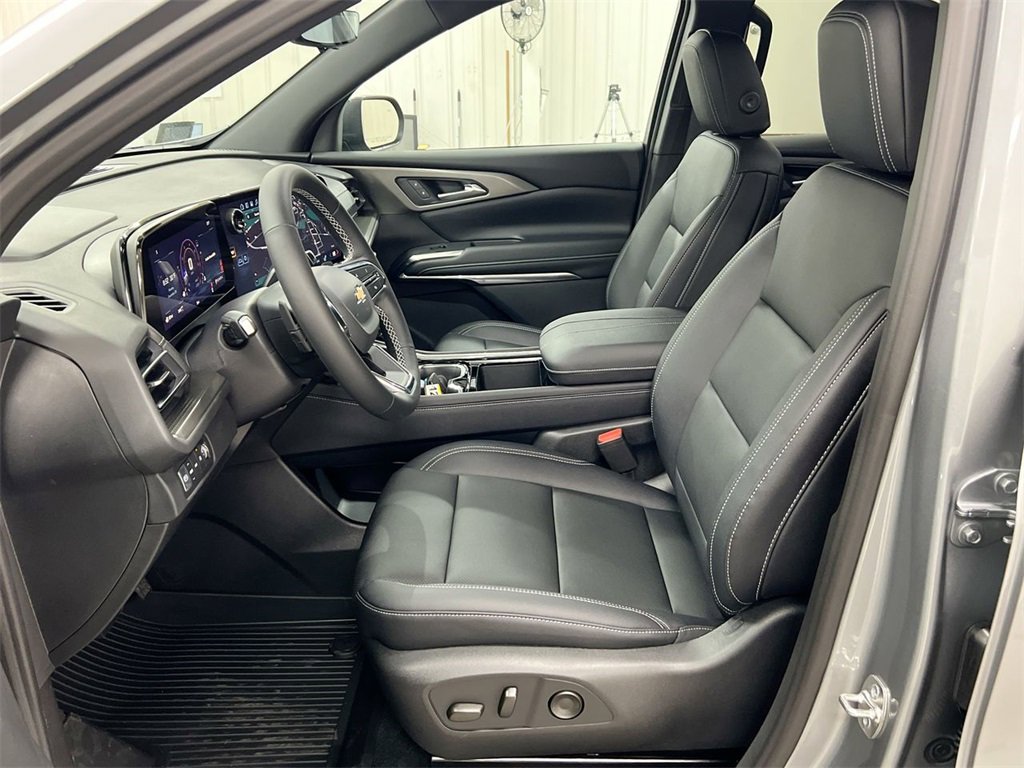 New 2026 Chevrolet Traverse LT w/ Driver Confidence Package image 19