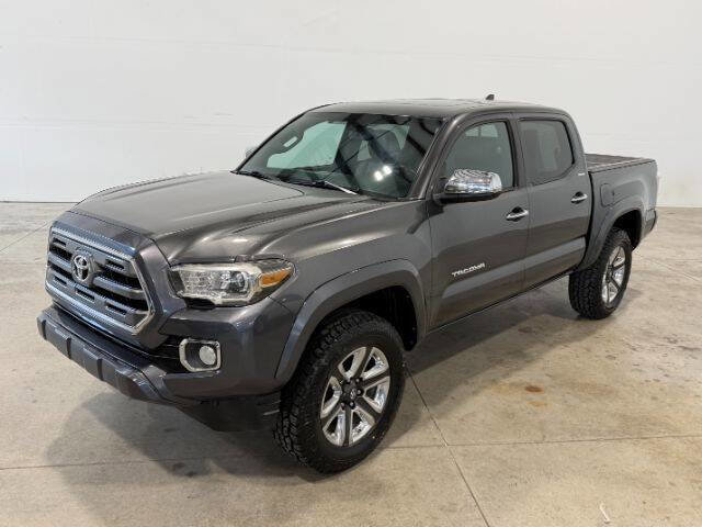 Used 2017 Toyota Tacoma Limited w/ Tow Package image 2