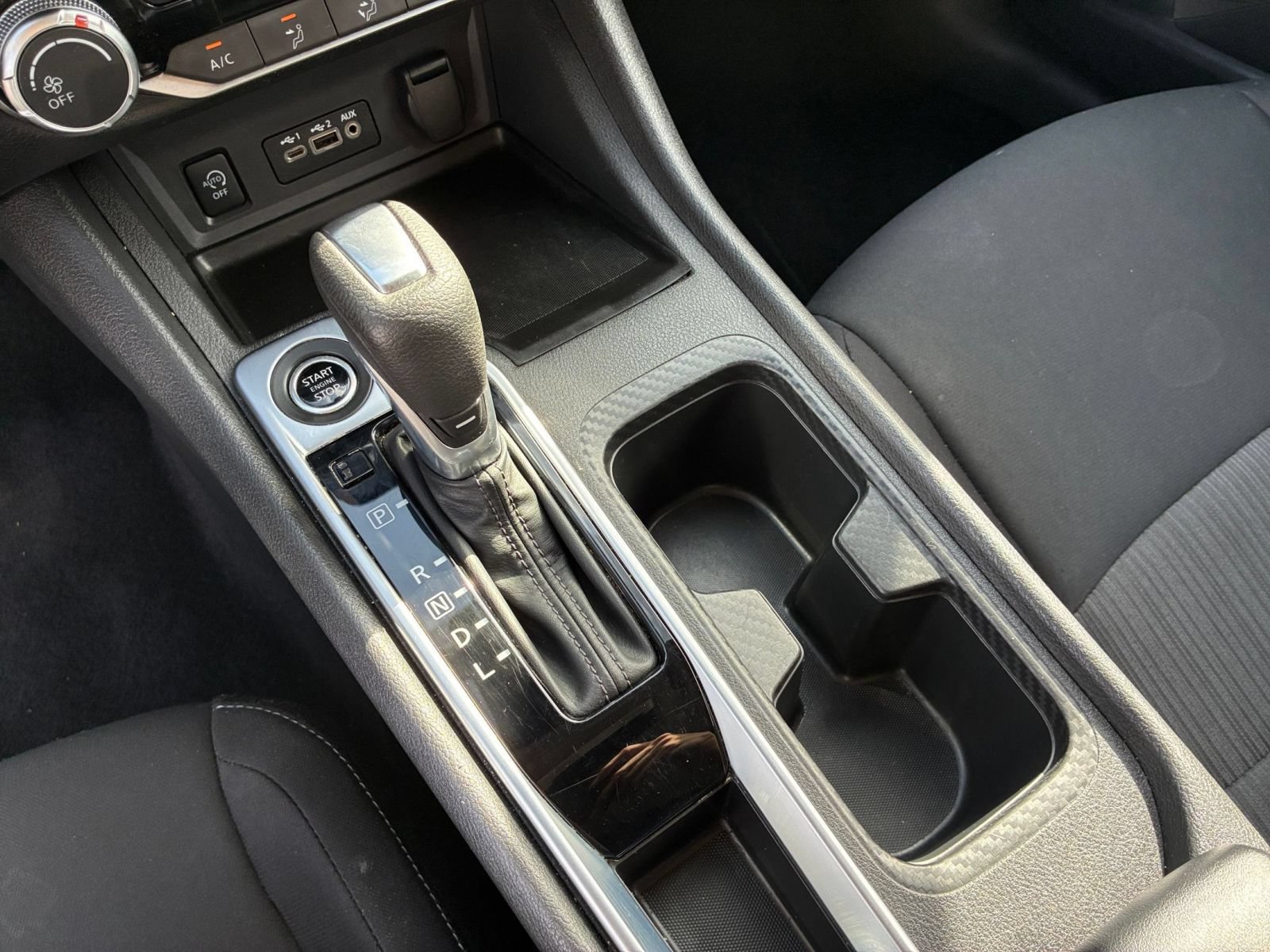 Used 2025 Nissan Sentra SV FWD image 38