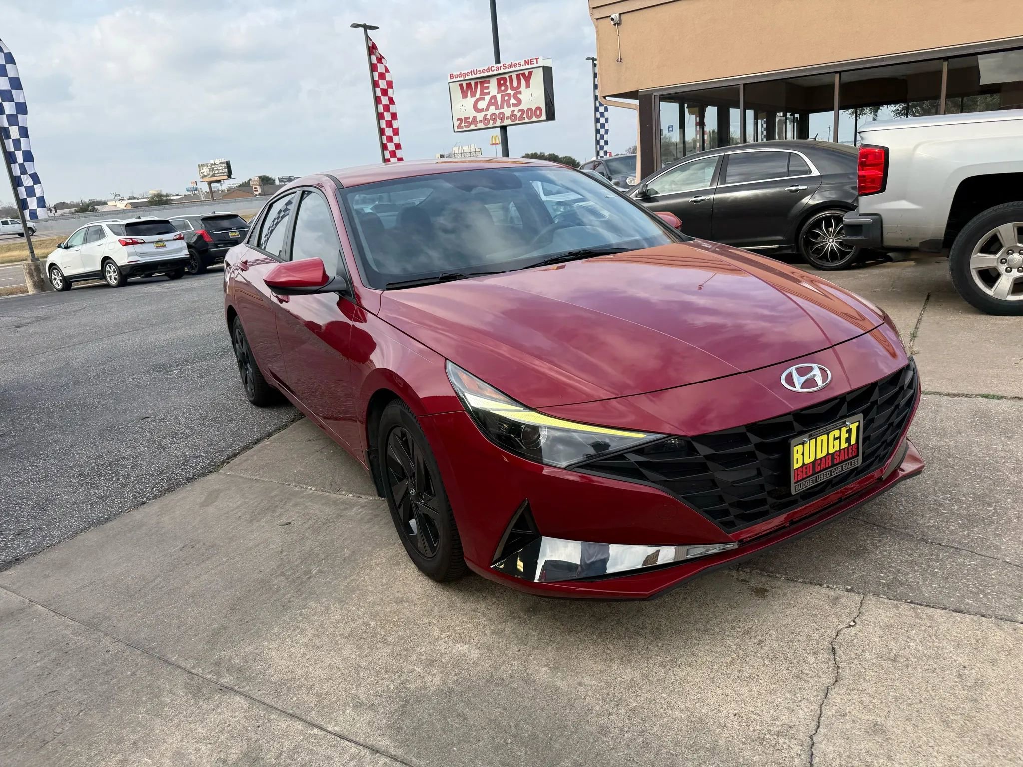 Used 2021 Hyundai Elantra SEL image 3