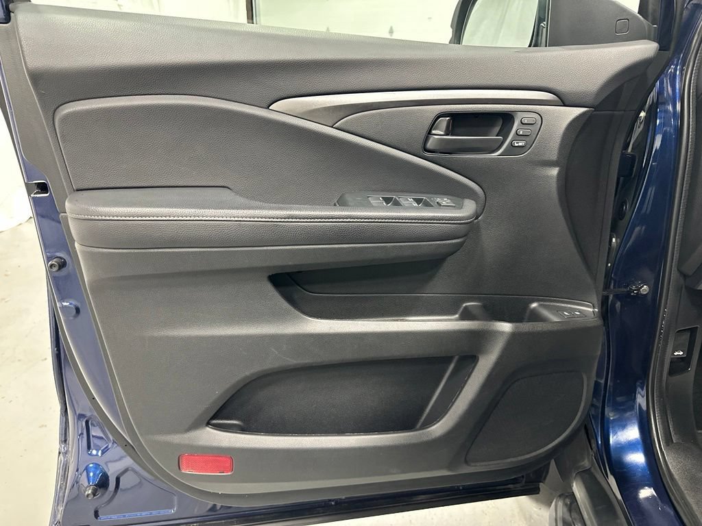 Used 2023 Honda Passport EX-L image 8