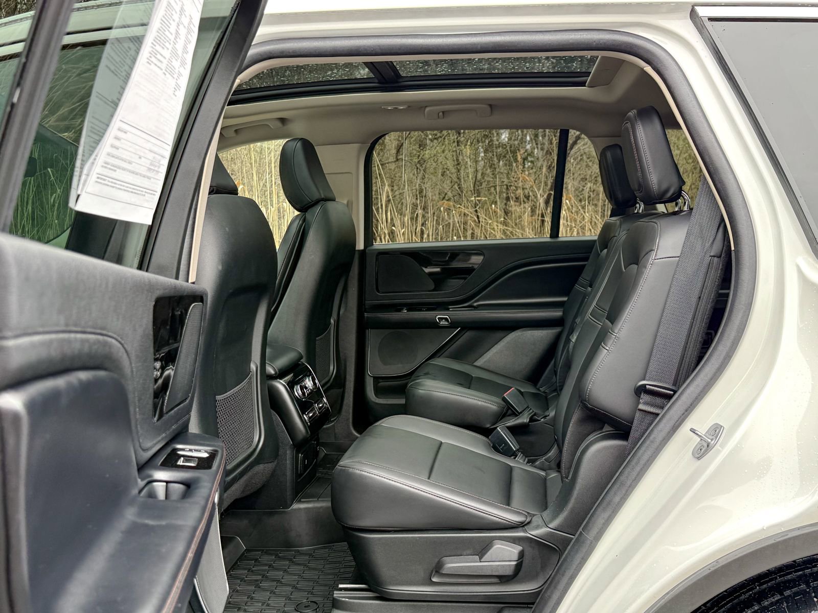 Used 2022 Lincoln Aviator AWD w/ Premium Package image 19